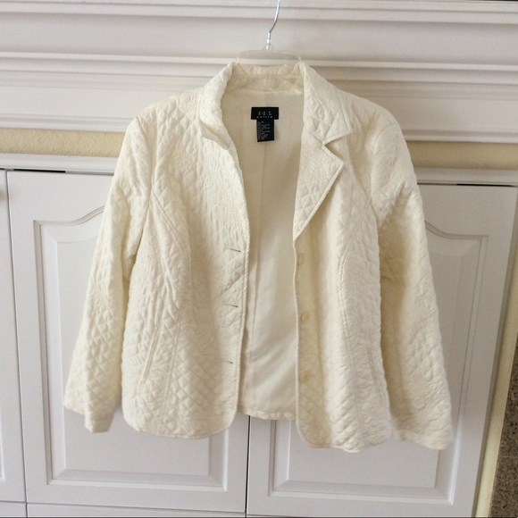 r.q.t. petite Jackets & Blazers - **SOLD** R.Q.T. petite winter white jacket size P Large
